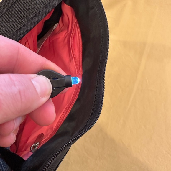 Travelon Anti Theft Crossbody - Picture 5 of 10